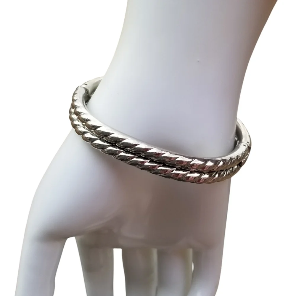 VINTAGE SILVERTONE CABLE ROPE DESIGN HINGED STATEMENT BRACELET